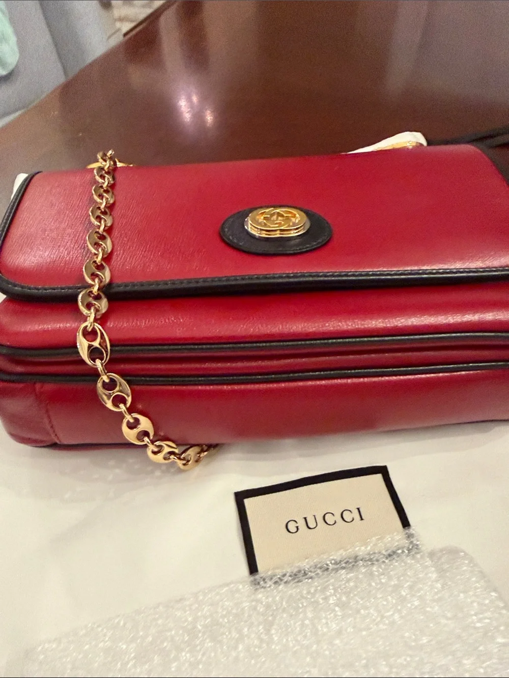 Gucci Red Leather Shoulder Bag with Gold Chain - Picture 9 of 13